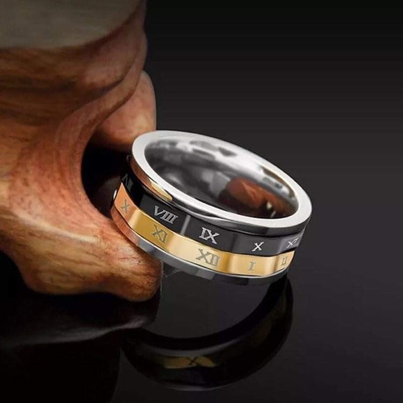 Roman Numeral Spinner Ring - Picture 5 of 10